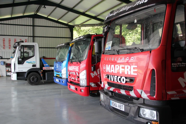 Grúas Eloy Díaz asistencia y rescate de vehículos, asistencia en carretera, taller mecánico móvil reparaciones, transporte y custodia de vehículos, asistencia en viaje 365/24