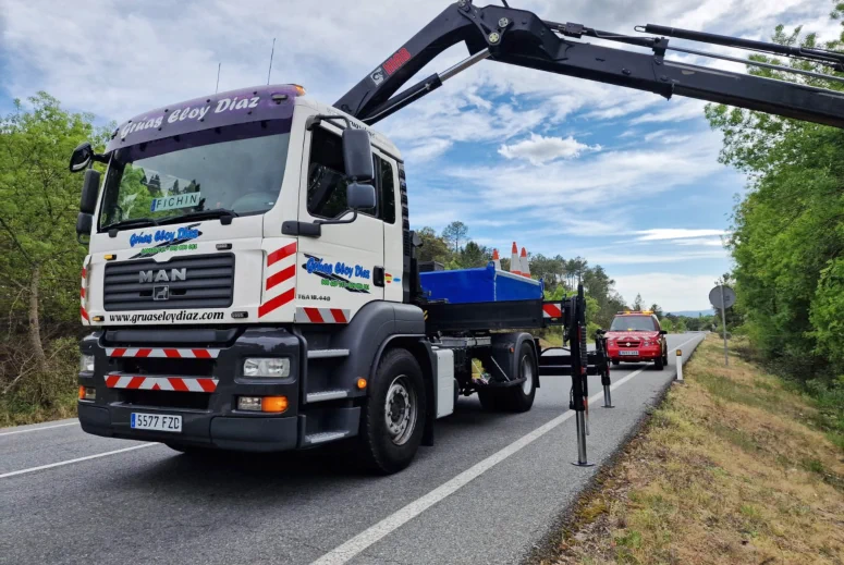 Grúas Eloy Díaz asistencia y rescate de vehículos, asistencia en carretera, taller mecánico móvil reparaciones, transporte y custodia de vehículos, asistencia en viaje 365/24