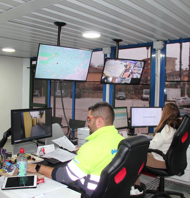 Gestionamos bajas de vehículos, pasamos la ITV. Cambio de baterías a domicilio con pago por TPV portátil